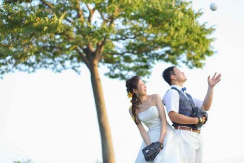 ドレス前撮りロケ野球が好きです｜滋賀前撮り人気店ブルースター