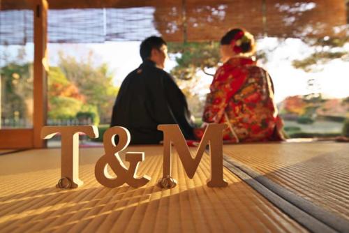 日本庭園の和室にて夕日と前撮りロケ ｜滋賀前撮り人気店ブルースター