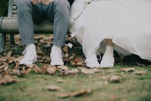 スニーカーを履いての前撮りロケ都｜滋賀前撮り人気店ブルースター