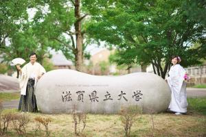滋賀県立大学での結婚式前撮りロケ｜滋賀前撮り人気店ブルースター